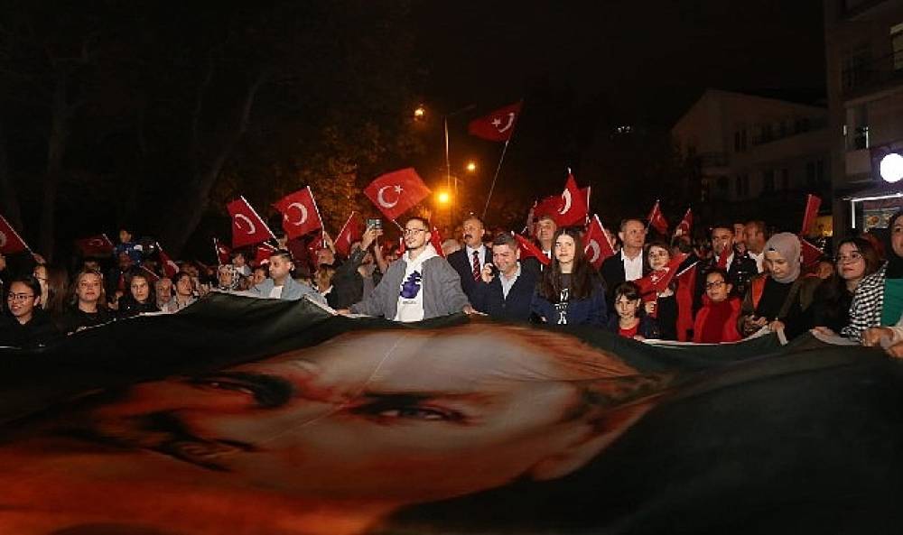 Cumhuriyet Coşkusu Gölcük'ü Saracak