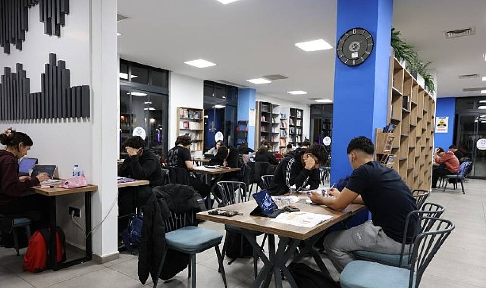 Başkan Çerçioğlu: “Gençlerimizin Eğitim Yolculuğunda Yanlarında Olmaya Devam Edeceğiz