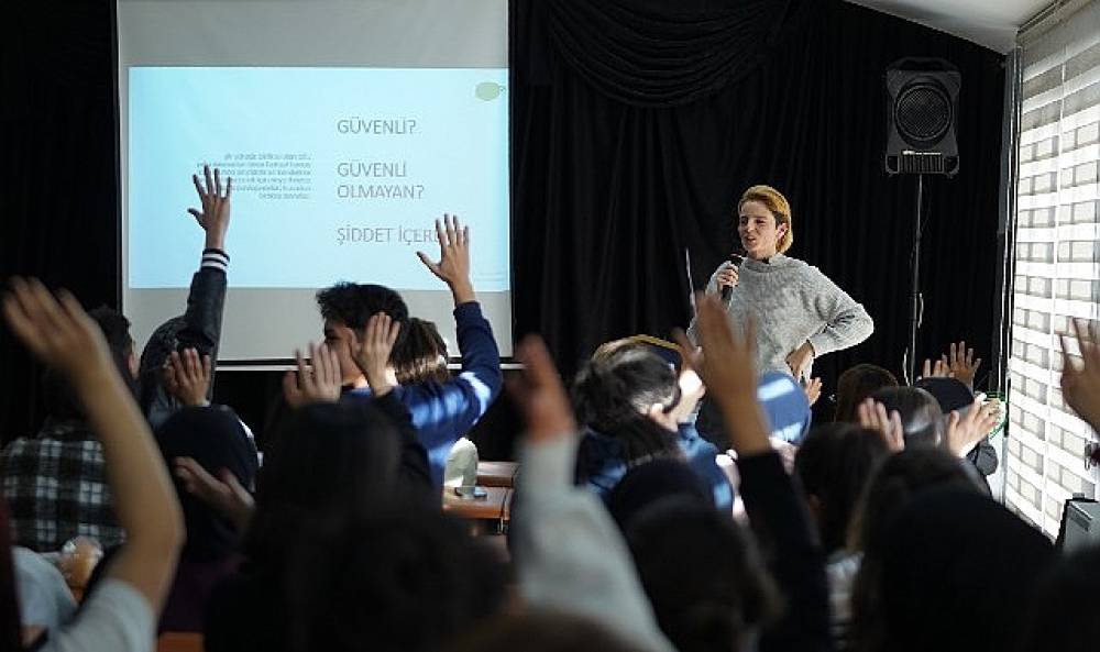 Kadına Yönelik Şiddete Karşı Mücadelede Beylikdüzü'nde Birlik ve Dayanışma