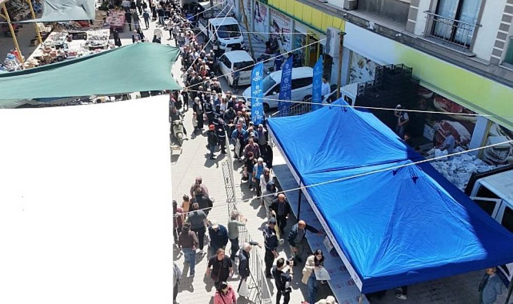 Başkan &Ccedil;er&ccedil;ioğlu Binlerce Fideyi S&ouml;ke'de Vatandaşlar ile Buluşturdu