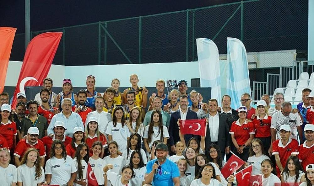 Ayvalık, D&uuml;nya Plaj Voleybolu Heyecanına Ev Sahipliği Yaptı