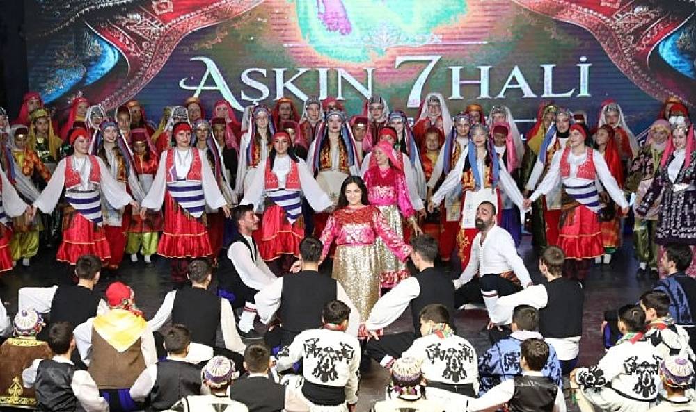 İneg&ouml;l Belediyesi Halk Dansları Topluluğu Yaza Merhaba Dedi