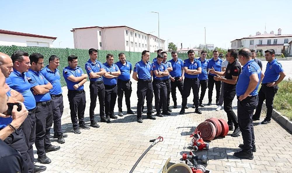 Konya İtfaiyesi Ereğli T Tipi Ceza İnfaz Kurumu Personeline Yangına M&uuml;dahale Eğitimi Verdi