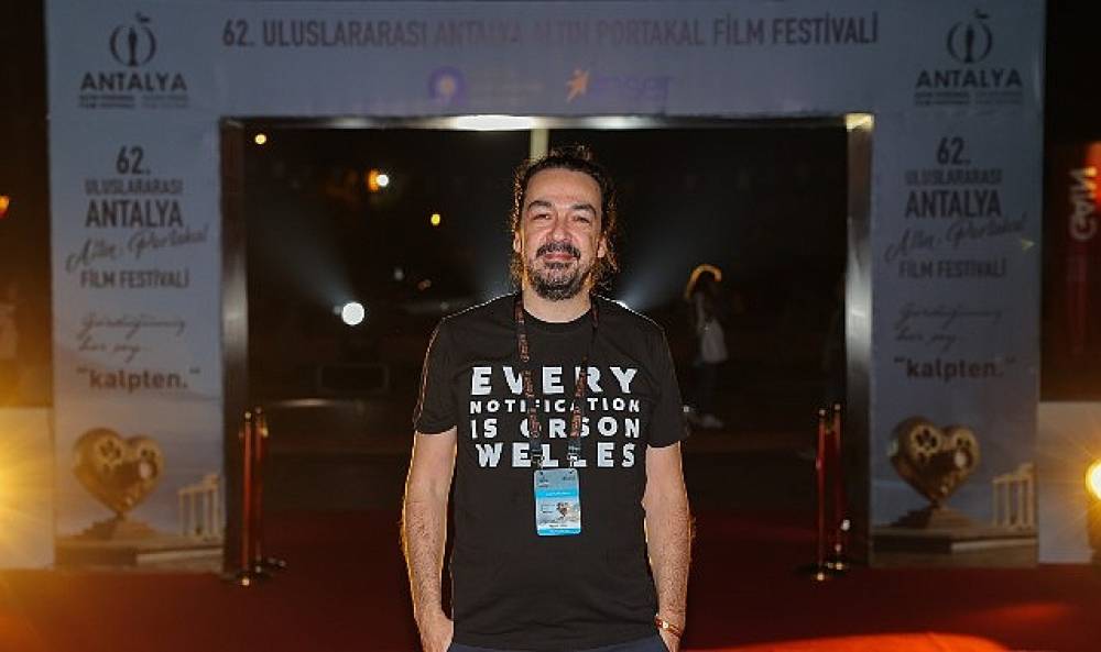 Dünyanın ilk yapay zekâ belgeseli “Post Truth