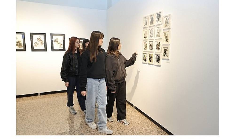 'Varlığın Arayüzü' Sergisi Sefaköy Galeri Küp'te