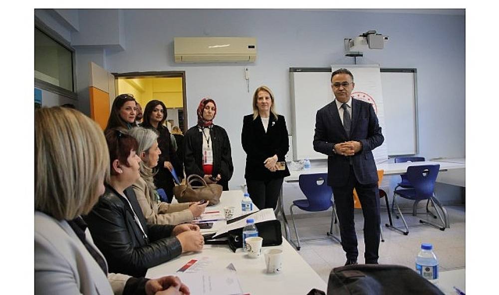 Hayat Boyu Öğrenmede Yeni Yol Haritası: İzmir'de Vizyoner Çalıştay Gerçekleştirildi