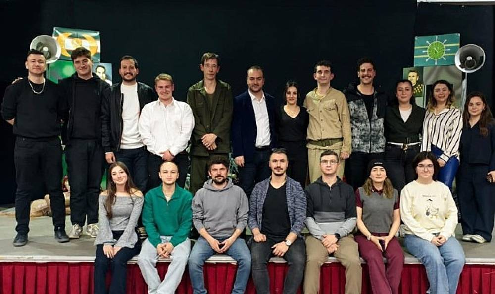 BBKT'den D&uuml;nya Tiyatro G&uuml;n&uuml;'ne &Ouml;zel Sahne Ş&ouml;leni