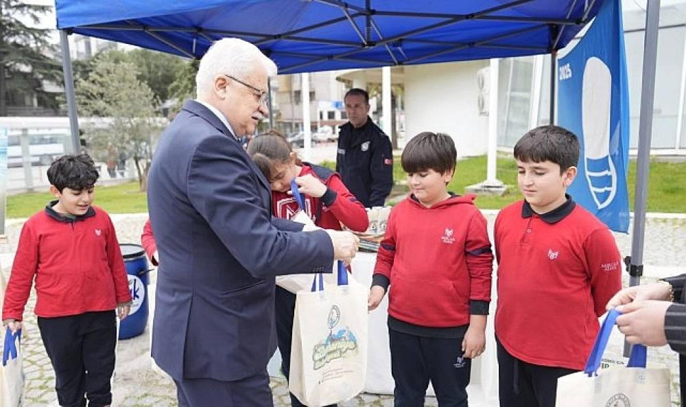 Burhaniye Belediyesi'nden Uluslararası Sıfır Atık G&uuml;n&uuml;'ne Anlamlı Etkinlik