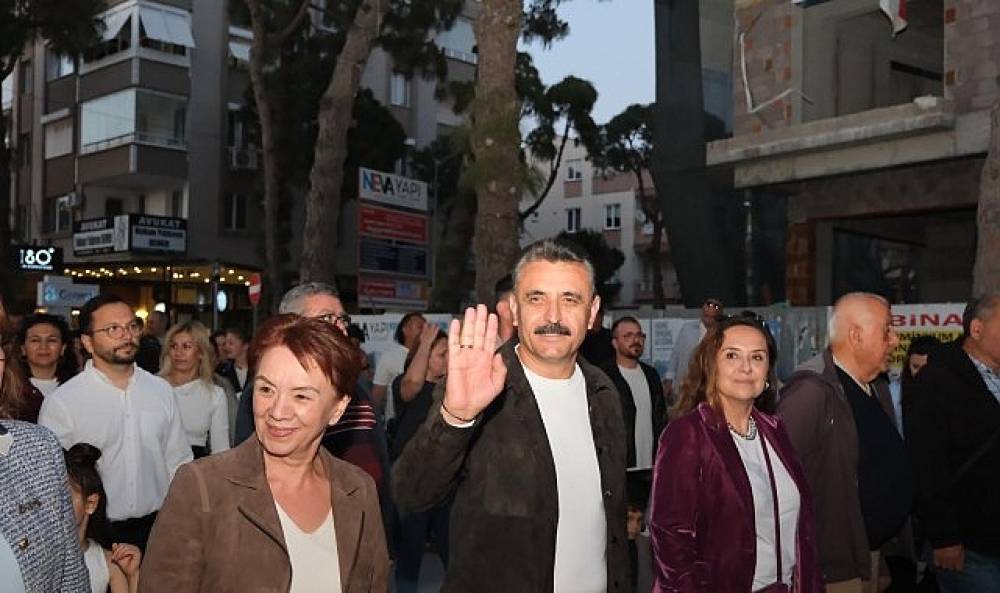 Dikili'de 7'den 70'e dans ş&ouml;leni: Başkan Kırg&ouml;z'den yeni sanat merkezi m&uuml;jdesi