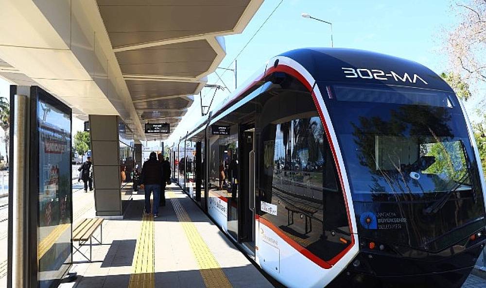 B&uuml;y&uuml;kşehir'in toplu ulaşım ara&ccedil;ları