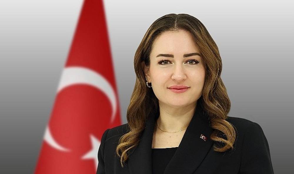 Antalya B&uuml;y&uuml;kşehir Belediyesi Başkan Vekili B&uuml;şra &Ouml;zdemir'in 1 Mayıs Mesajı