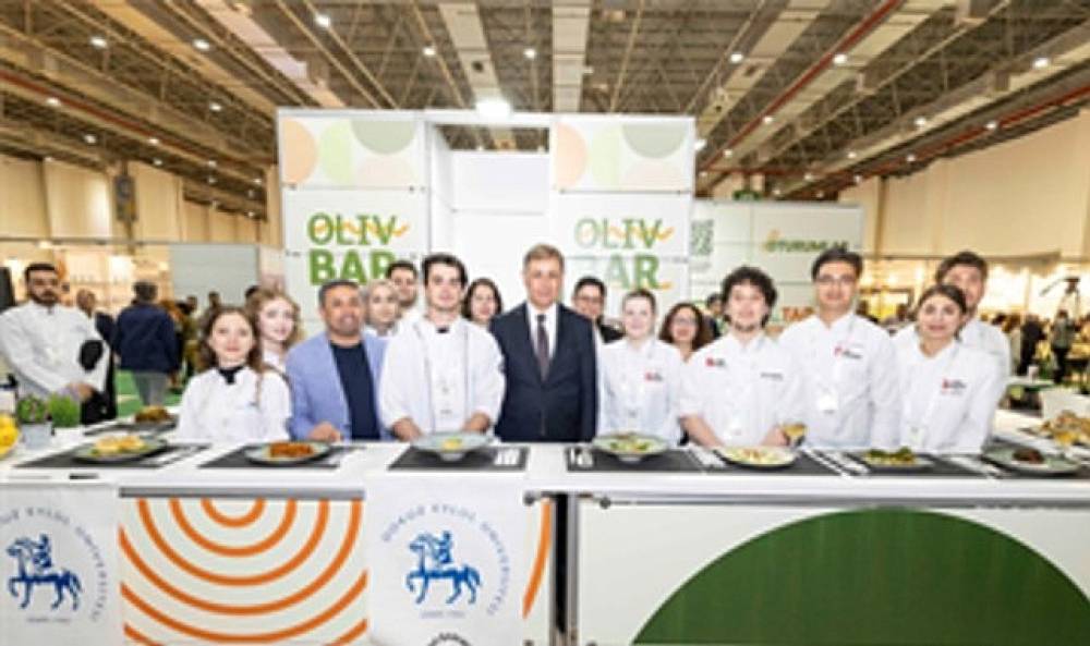 Zeytin sekt&ouml;r&uuml;n&uuml;n b&uuml;y&uuml;k buluşması İzmir'de başladı 