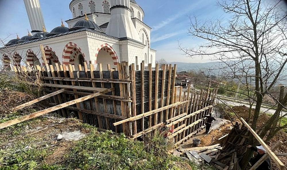 Kırsaldaki camilere d&ouml;rt d&ouml;rtl&uuml;k bakım