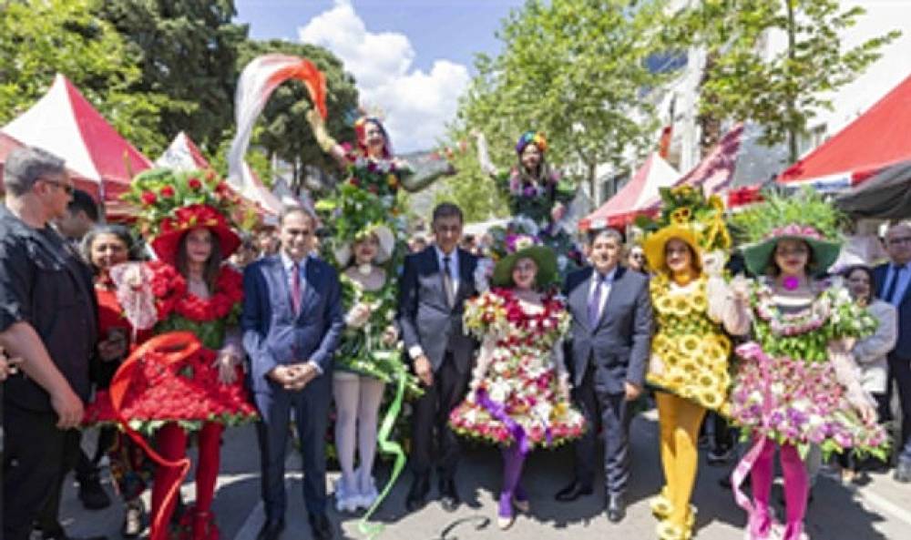 Başkan Tugay: T&uuml;rkiye, &ccedil;ift&ccedil;isiyle, k&ouml;yl&uuml;s&uuml;yle şifa bulacak