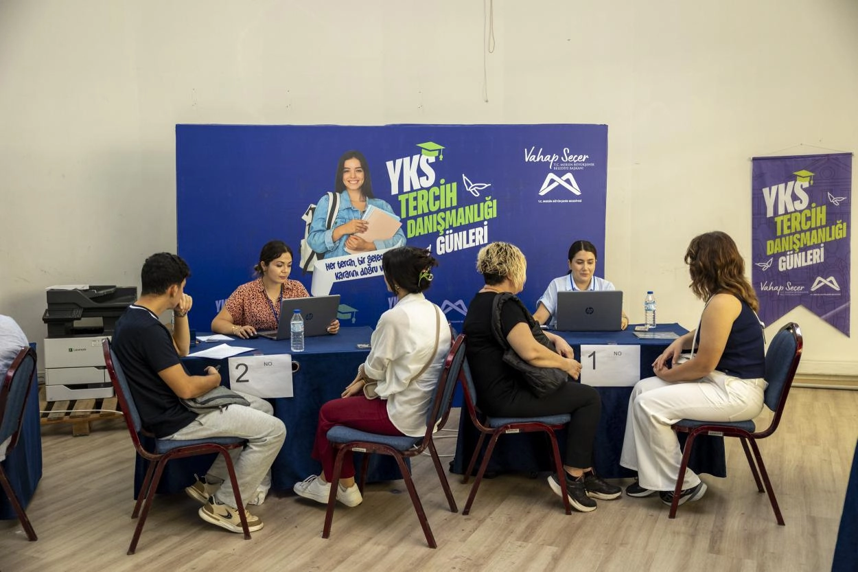 Mersin'de Öğrencilere Ücretsiz Tercih Danışmanlığı