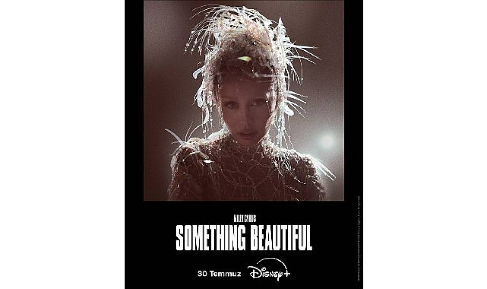 Miley Cyrus Disney+'ta Yine Fark Yaratıyor