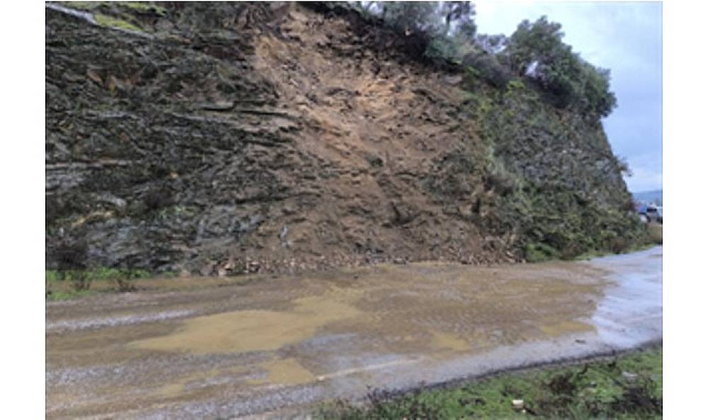 İzmir B&uuml;y&uuml;kşehir Belediyesi ekiplerinden altyapı alanlarında hızlı m&uuml;dahale