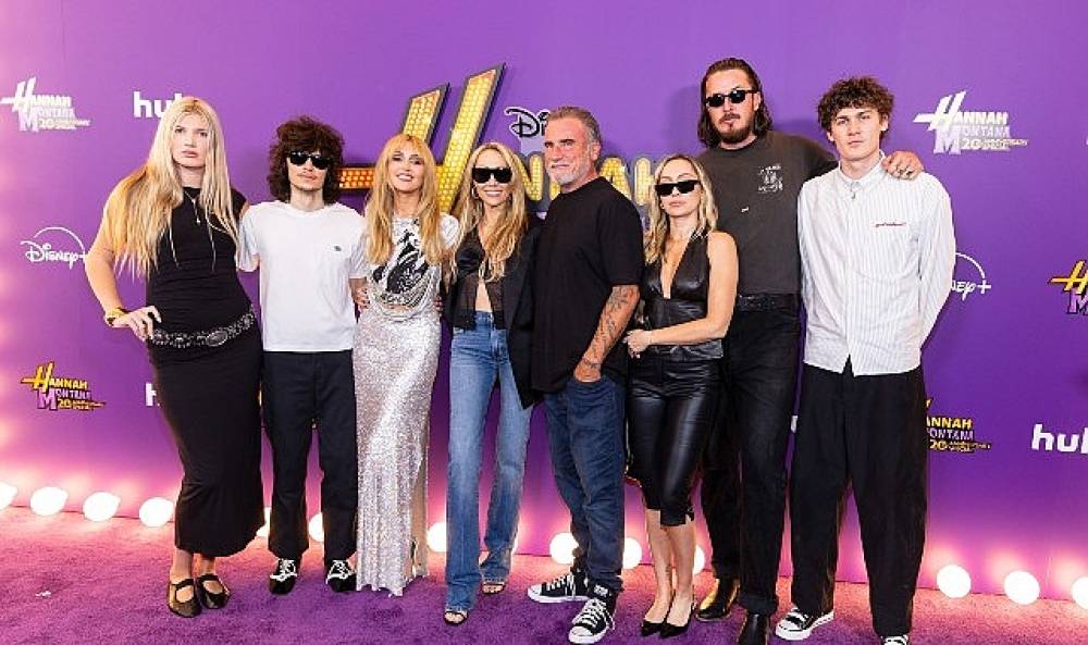 Bir Nesli Tanımlayan İkonik Karakter Hannah Montana Geri D&ouml;nd&uuml;