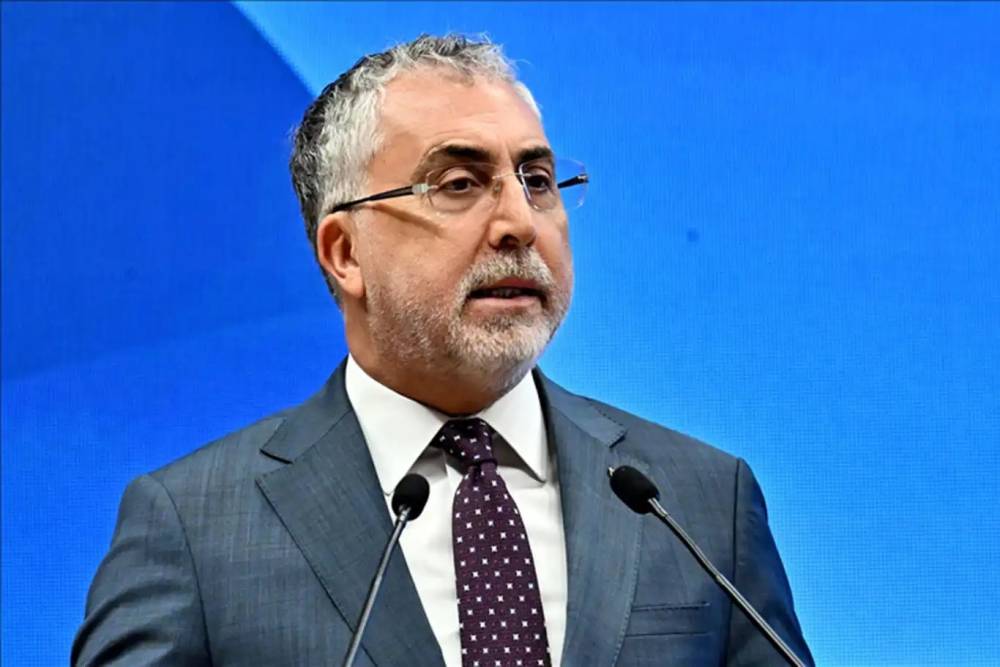 Bakan açıkladı: Deprem bölgesinde mücbir sebep hali 30 Kasım'a kadar uzatıldı