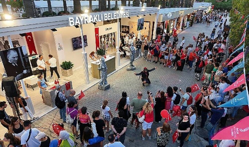Bayraklı, 30 Ağustos'u Coşkuyla Kutladı