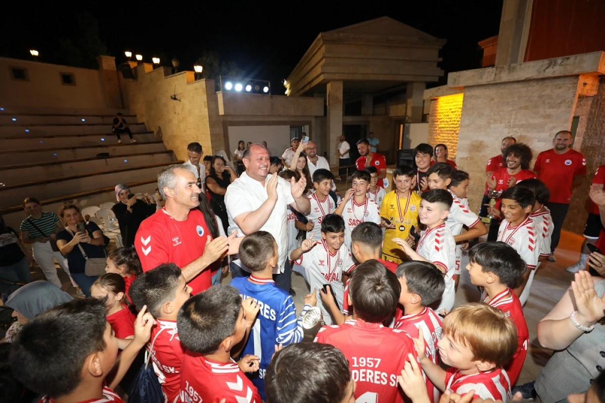 Menderes Belediyesi Spor Okulları Coşkulu Törenle Açıldı